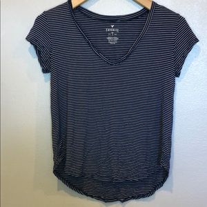 navy and white stripped t-shirt